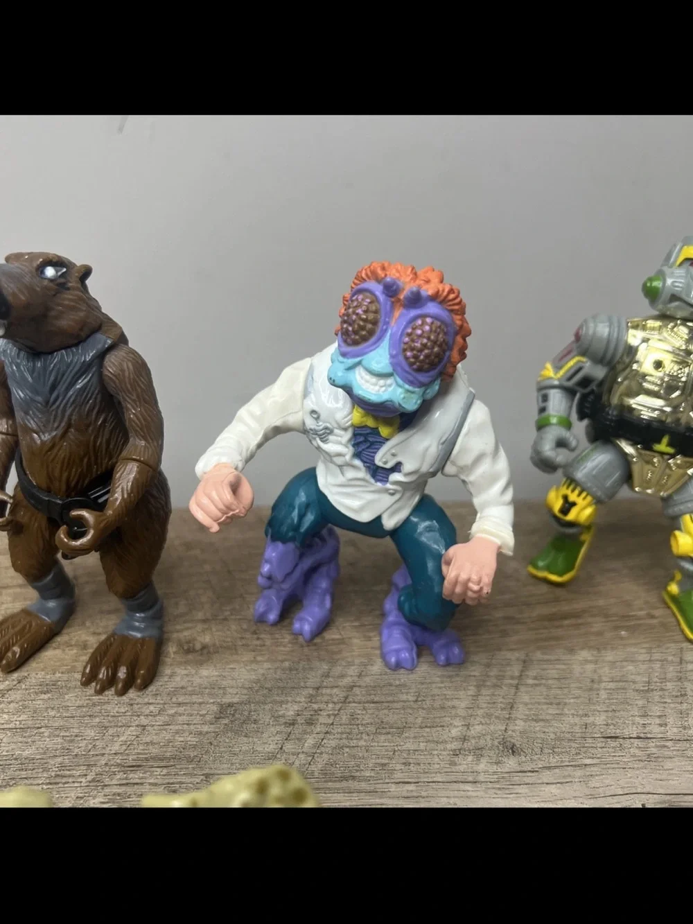 Assorted Teenage Mutant Ninja Turtles & Friends Action Figure Lot - Mixed Colors